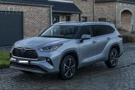 丰田汉兰达放弃2.0T+6AT，换装2.5L双擎+CVT，越发展越退步？图片