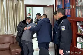 民警巡逻时多问一句话，竟帮内蒙古大爷找回失散17年的儿子！图片