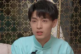 秦霄贤自曝从小没享受过父爱，却被郭德纲宠上天，现在成德云团宠图片