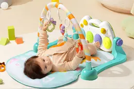 婴儿健身架有必要买吗？脚踏琴适合几个月宝宝玩？这些问题要知道图片