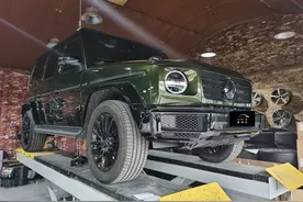 一天就能搞定的实用性配置，奔驰G500升级电动踏板+副油箱图片