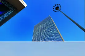 南北两重天！今天的乌市来欣赏一下图片