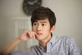 “霸道总裁”与“黑红小花们”的狗血情史图片