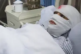 司机恶意逼停公交车15次后被碾压，获刑3年赔偿130万 判决合理吗？图片