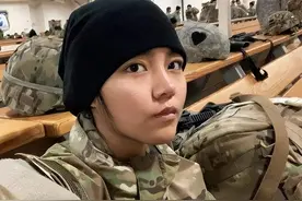 “我很自豪成为美国人”深圳女孩为入美籍诋毁中国，如今却想回国图片