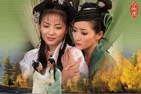 法海收了白素贞，为啥没有收小青？只因小青的后台他惹不起图片