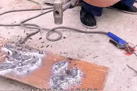 他是电焊界的书法大师，虽是农民出身，但字体却高雅到大堂图片