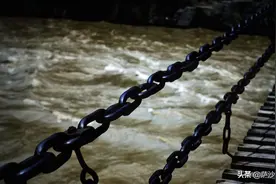 泸定桥1万个铁环在300年前是如何造的？1935年5月24日强渡大渡河图片