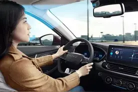 汽车电瓶多久换一次正常？开车只需注意这4点，电瓶8年不用换图片