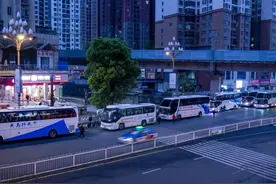 单日旅游大巴破百辆！央视再次聚焦贵阳图片