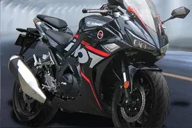 这就是内卷！ABS+TCS的双缸小跑车，卖17380元你敢信？图片