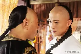 清朝人为什么把前面的头发剃掉，后面却要留一条辫子？不觉得丑吗图片