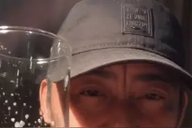 27年后，歌曲《我的眼里只有你》再度唱响，原唱景岗山也该醒醒了图片