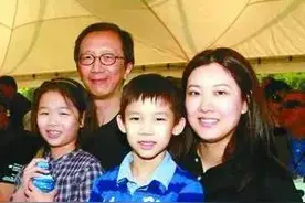 伏明霞：不顾父母反对，嫁给50岁梁锦松，梁锦松却和她闺蜜传绯闻图片