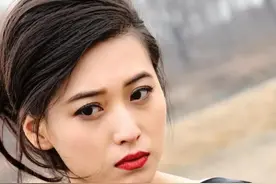 宁丹琳写真清新典雅性感不失甜美图片