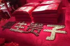 农村结婚风俗多，光铺床就有很多讲究，听听这铺床的顺口溜图片