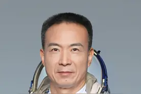 神十五航天员乘组确定 费俊龙、邓清明、张陆执飞，费俊龙担任指令长图片