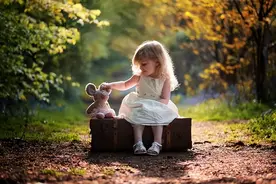 儿子和妈妈同床睡18年，孩子犯错才幡然醒悟，自己错得有多离谱图片