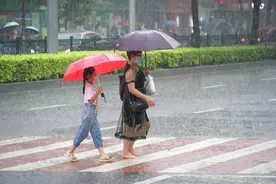 暴雨之下，江门这群人的身影刷屏了！图片