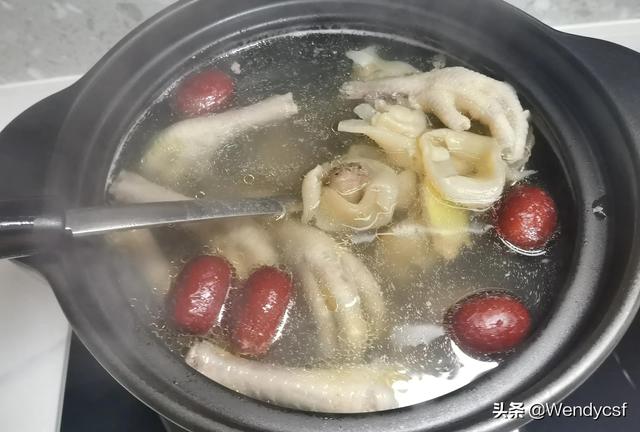 花胶 老鸡的功效与作用 2026年花胶 老鸡的功效与作用是什么