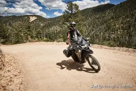 冒险骑行的世界 川崎KLR650图片