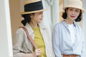 过了50岁的女人，学学三木妈妈的穿搭，优雅时髦又显年轻图片