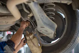 如何判断刹车油是否需要更换？刹车油多久需要更换一次图片