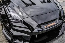 奥迪RS7 VS 日产GT-R  哪辆才是战神？ #奥迪rs7 #gtr #直线加速赛  