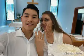 迪拜打工，到底能赚多少钱？我23岁到迪拜，一年换4辆车，娶洋妞图片