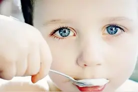 你给孩子喝的酸奶，可能都是饮料！适合娃喝的酸奶要看这3个指标图片