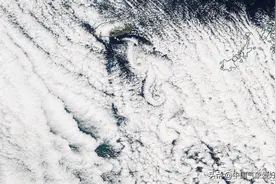 奇！韩国日本今天同时出现“泡面云”，网友：是不是地震云？图片