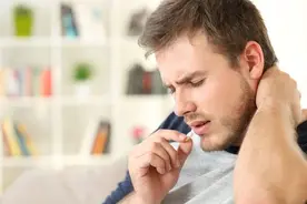 “去痛片”虽可以缓解疼痛，但需避免盲目服用，否则会有4种后果图片