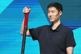 万万没想到，接替刘国梁的王励勤没火，“搞笑女”嫂子已红到起飞图片