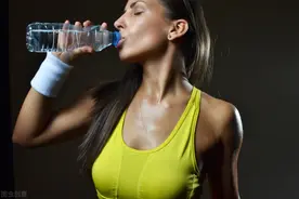 健身是为了什么？坚持健身让红颜不老，有效抵抗衰老图片