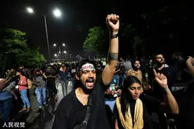 油价暴涨，摧毁了他们的生活图片