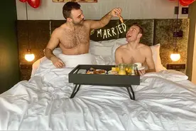 他曾让中国跳水梦之队八金梦碎，如今却靠卖大尺度照赚钱！图片