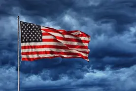 中美三大产业对比，美国制造业占GDP10%，服务业占80%，我国呢？图片