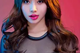 韩国性感女神金亚荣图片