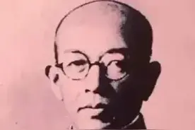 日军少将重伤正做手术，刚打开腹腔，一枚炮弹飞来，正中屋顶图片