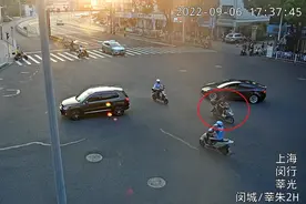 只是因为在人群中多看了你一眼，闵行辅警回单位途中抓获一名窃贼图片