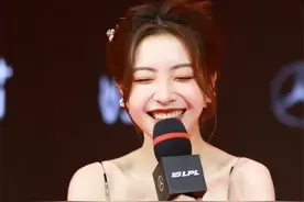 骆歆果然被联盟约束，没法整活了，赛后她用8个字表明自己的心境图片