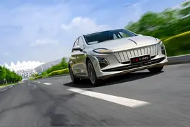 后悔了？开了5000公里后，首批车主总结出红旗E-QM5的18个优缺点图片