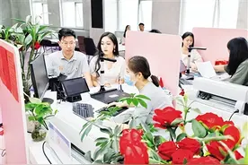 泰安约770对新人预约“520”“521”登记 6家婚姻登记处为“爱”加班图片