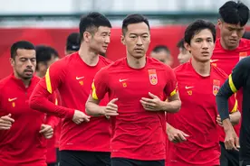 国足薪水到底有多高？已经属于亚洲顶级水平，怪不得接受不了降薪图片