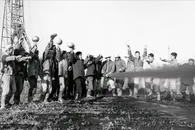 从贫油到自给自足，我们只用了3年时间，那是一个创造奇迹的年代图片
