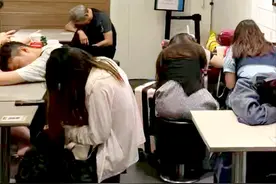 91万内地游客香港旅游被“定罪”，港民嘲讽：没定酒店禁止入境！图片