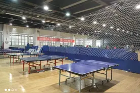 徐州市奥体中心疯狂提高收费，市民被拒之门外，场馆却空荡荡图片