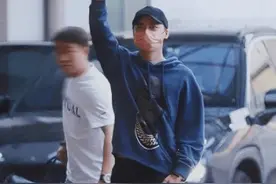 失踪一年的李易峰首次现身，果然变了图片