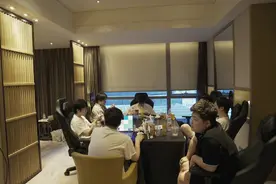 SK追平久哲成第二位五冠教练，赛后深情发文，跟粉丝互怼引争议图片