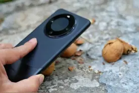 截至目前，首批华为Mate60 Pro成为了最“倒霉”的手机图片